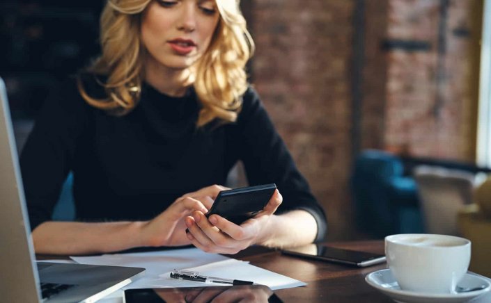 Digital Governance: Τέλος τα γκισέ στις εφορίες και η «χαρτούρα» για φορολογική ενημερότητα