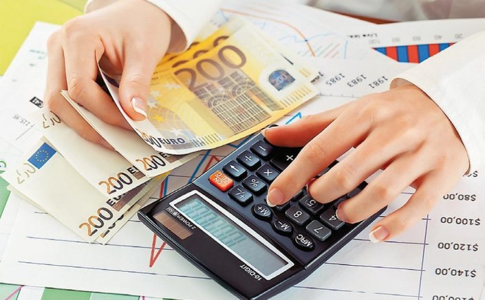 AADE: Παρατείνονται οι προθεσμίες καταβολής οφειλών, λόγω τραπεζικής αργίας