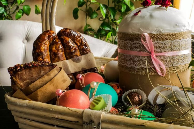 Easter basket: Το «Καλάθι του Πάσχα» έρχεται μέσα στον Απρίλιο - Δεν  αποκλείεται να υπάρξει και φέτος «Καλάθι Νονών»