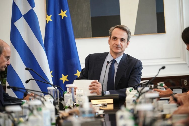 Maximos Mansion: Επιχείρηση ανάταξης του κλίματος ενόψει Συνεδρίου της ΝΔ και Ευρωεκλογών