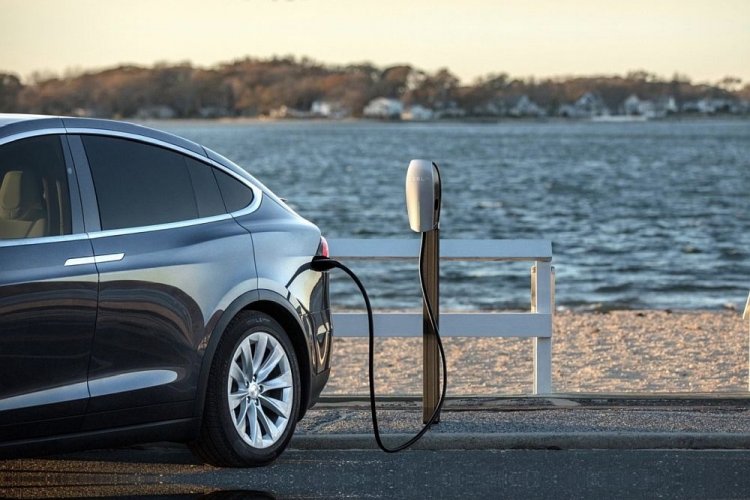 Electric car chargers: Στους Δήμους οι φορτιστές ηλεκτρικών οχημάτων