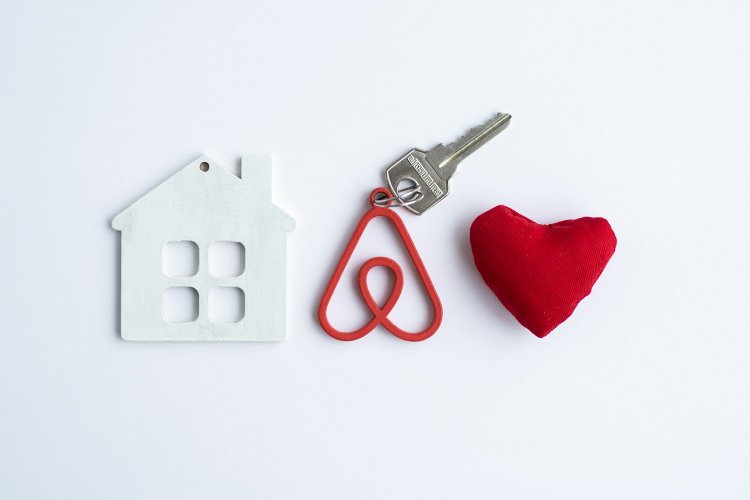 Airbnb Rentals: Ποιες παρεμβάσεις εξετάζονται για τα Airbnb!! Τα σενάρια και οι περιορισμοί - Μέγιστος αριθμός ακινήτων που θα εκμισθώνονται βραχυχρόνια ανά Δήμο!!