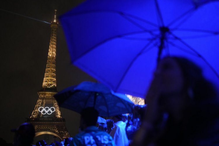 2024 Olympics opening ceremony: Τι είδαν οι εξωγήινοι και έκλαψαν από τα γέλια και τι άκουσαν τα αφτιά μας από την ΕΡΤ