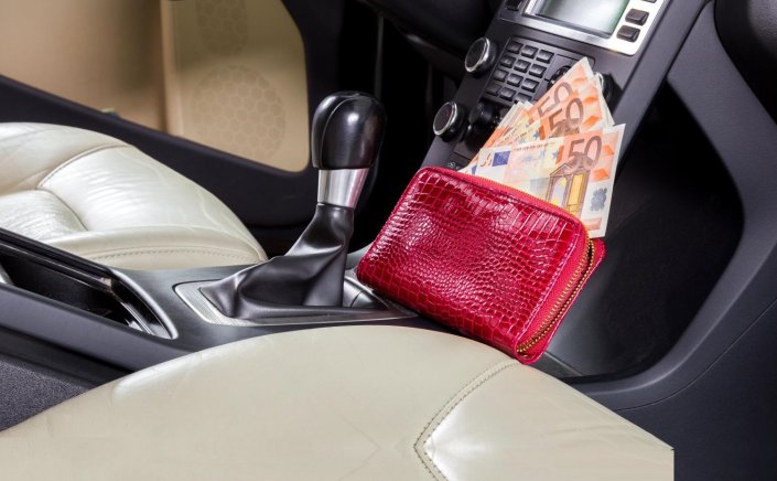 Money in Car: Πόσα χρήματα μπορώ να μεταφέρω με το αυτοκίνητό μου; Πότε κατάσχονται!!
