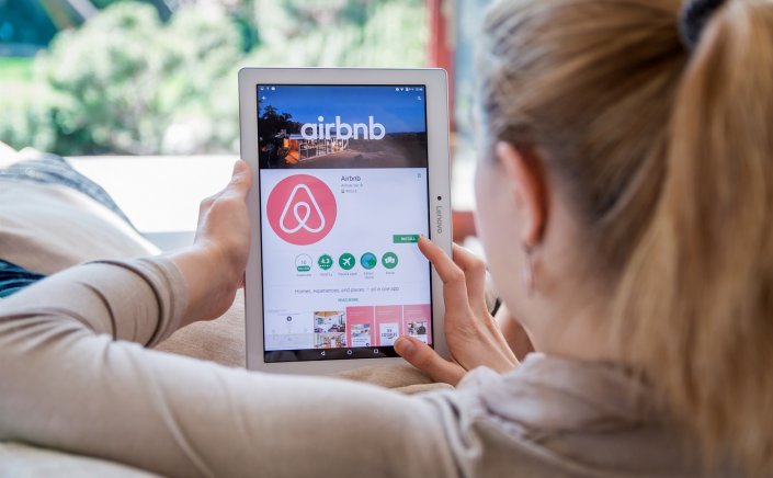AirbnB Short Term Rentals: Έπεσαν οι τιμές του Airbnb στην Ελλάδα!! Η μεγαλύτερη μείωση σε όλη την Ευρώπη!!