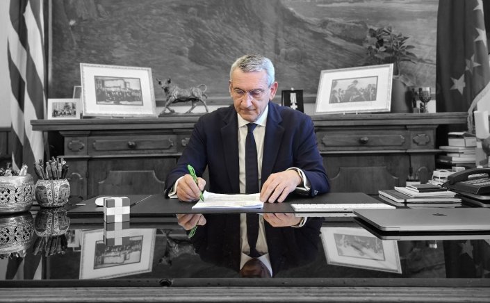 Aegean Islands: Αντικατάσταση ταξί στην Περιφέρεια Ν. Αιγαίου, με επιβατικά οχήματα 6-9 θέσεων - 8 για την Μύκονο