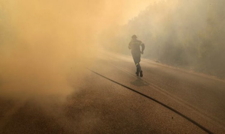 Fires in Attica: Οδηγίες προστασίας από την έκθεση στον καπνό και τα αιωρούμενα σωματίδια