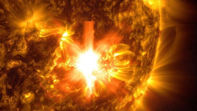 Geomagnetic storm hits Earth: Ηλιακή καταιγίδα χτύπησε τη Γη - Πώς επηρεάζει το βόρειο σέλας