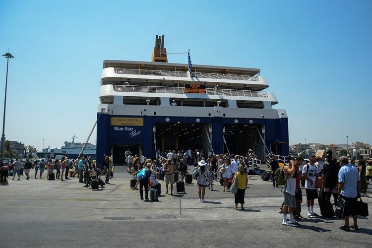 Ministry of Maritime: Τι εξετάζει το Υπουργείο Ναυτιλίας για τη μείωση των τιμών στα ακτοπλοϊκά εισιτήρια