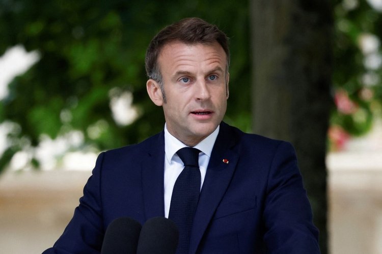 France's Macron: Πολιτικό χάος στη Γαλλία!! Ο Μακρόν αρνείται να ορίσει πρωθυπουργό υποψήφιο από την Αριστερά!!