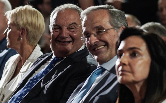 Political Developments: Σκέψεις Σαμαρά να προτείνει για Πρόεδρο της Δημοκρατίας τον Κώστα Καραμανλή