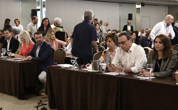 SYRIZA-PA: ΣΥΡΙΖΑ σε νέο φιάσκο!! Προς αναβολή το συνέδριο και οι εκλογές για την ηγεσία!!
