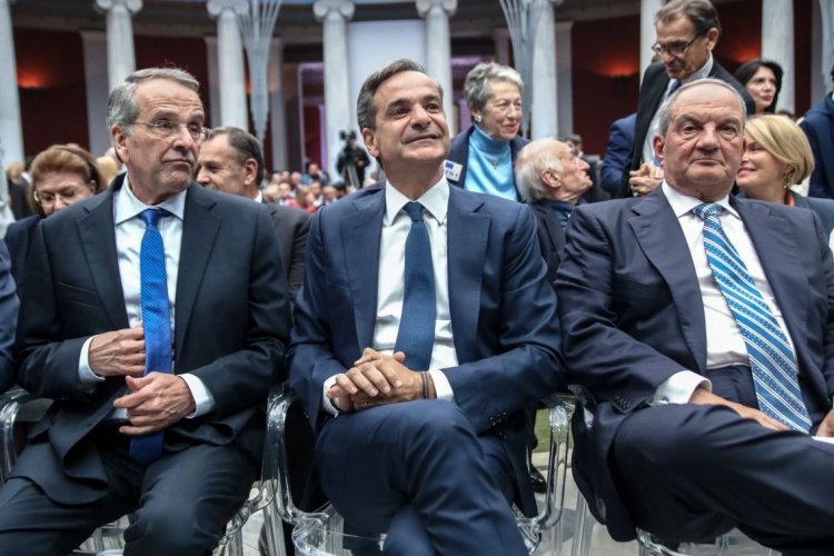 PM Mitsotakis: Ο Κυριάκος Μητσοτάκης, τηλεφώνησε σε Κώστα Καραμανλή και Αντώνη Σαμαρά, εν όψει της επετειακής εκδήλωσης στη Ρηγίλλης