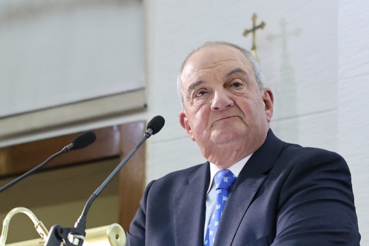 Past PM Karamanlis: Ανοίγει τα χαρτιά του για ΝΔ και Προεδρία της Δημοκρατίας!! Με αγωνία περιμένουν στο Μαξίμου την ομιλία Καραμανλή!!