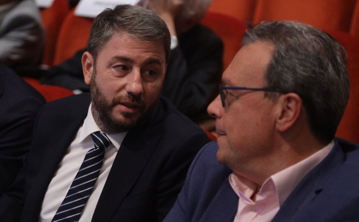 Political Development: Η «γέφυρα» που έριξε ο Ανδρουλάκης προς την κυβέρνηση, «χρυσή ευκαιρία» για την ανασυγκρότηση που θέλει ο Φάμελλος