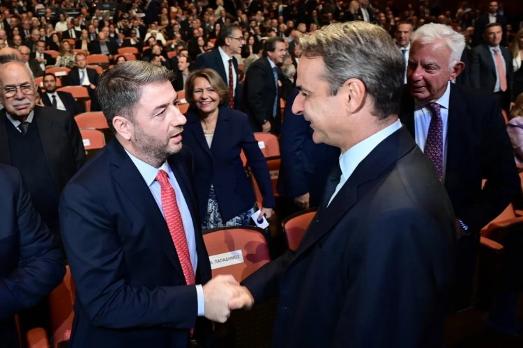 PM Mitsotakis: Το μεσημέρι η συνάντηση Μητσοτάκη - Ανδρουλάκη μέσα σε σκιές και ψιθύρους - Τα θέματα που θα θέσει ο πρόεδρος του ΠΑΣΟΚ