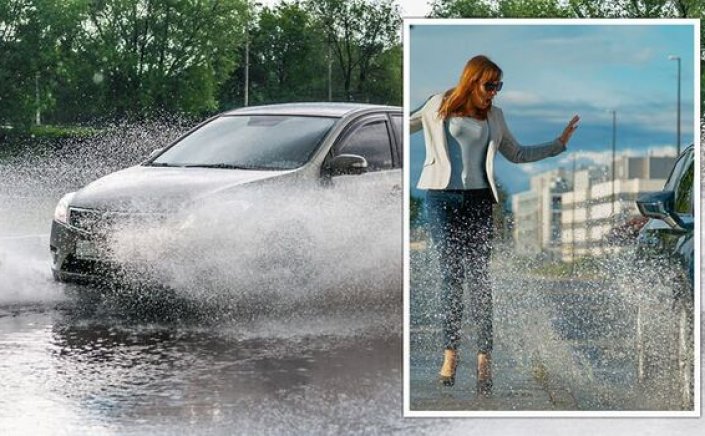 Driving Fine for Splashing Pedestrians? 200 ευρώ πρόστιμο σε οδηγούς που βρέχουν πεζούς