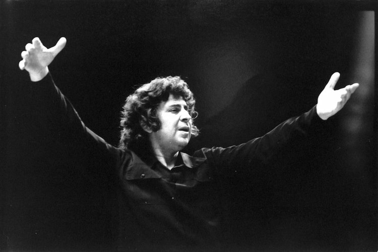 2025 the Year of Mikis Theodorakis: «Αφιερωματικό Έτος Μίκη Θεοδωράκη», ανακήρυξε το 2025 το Υπουργείο Πολιτισμού