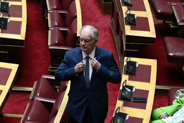 Greece presidential election: «Τηρήθηκε η παράδοση!! Από εκσυγχρονιστική κυβέρνηση δεξιός Πρόεδρος»