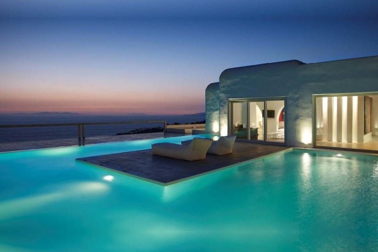 New tourism bill: Παρατηρήσεις της Επιστημονικής Υπηρεσίας της Βουλής για Airbnb & Ξενοδοχεία, «πράσινη» κατάταξη, πισίνες, εποχική μίσθωση δωματίων προσωπικού