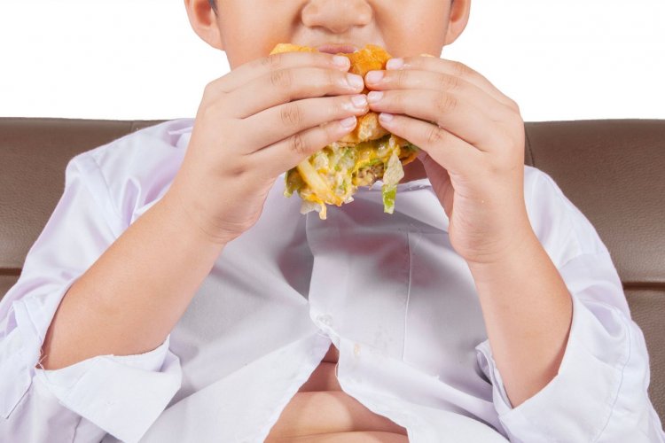 Ultra-processed foods & kids: Τα υπερ-επεξεργασμένα τρόφιμα μπορούν να προκαλέσουν αλλαγές στα δόντια των παιδιών