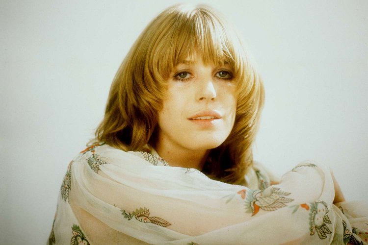 Notable Death: Η τραγουδίστρια και ηθοποιός Marianne Faithfull πέθανε σε ηλικία 78 ετών, δήλωσε ο εκπρόσωπός της.