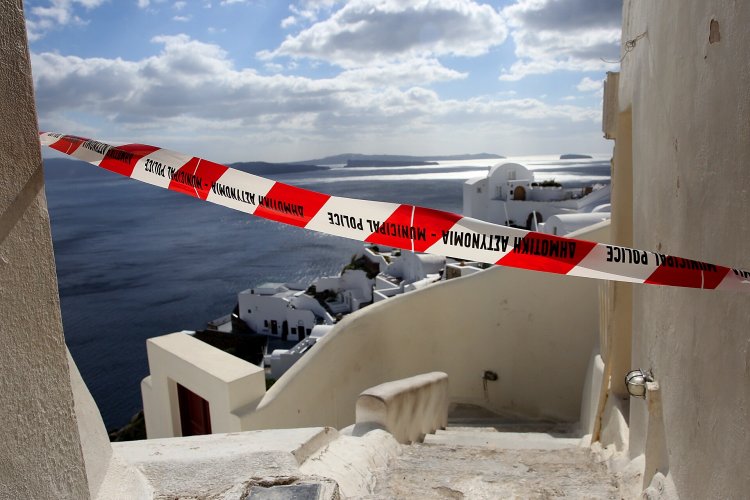 Santorini earthquakes: Καινοτόμα αποστολή του ΕΚΠΑ στην Σαντορίνη για τα κατολισθητικά φαινόμενα - Οι επικίνδυνες περιοχές