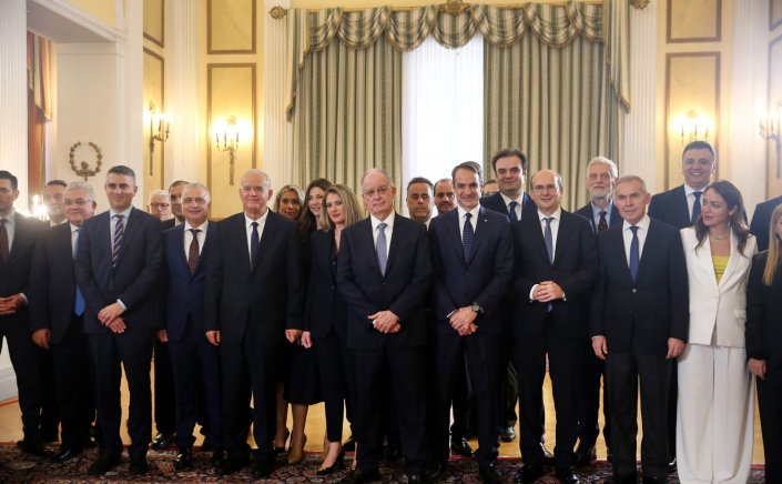 The new government was sworn in: Ορκίστηκαν τα νέα μέλη της Κυβέρνησης