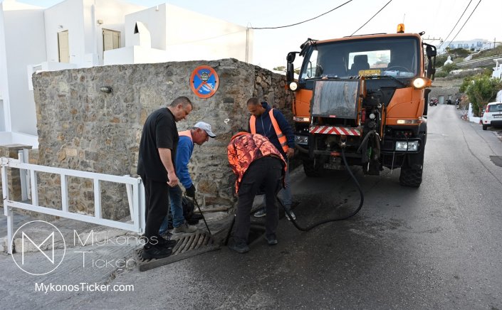 ΔΕΥΑ Μυκόνου: Καθαρισμός και συντήρηση των φρεατίων ομβρίων υδάτων στην περιοχή Ρόχαρη [Εικόνες & Video]