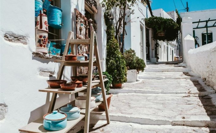 Tourism Season 2025: Πώς αναμένεται η τουριστική κίνηση φέτος το καλοκαίρι; Τι κρατάει πίσω τους ταξιδιώτες και δεν επιλέγουν Κυκλάδες