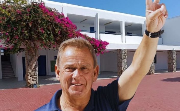 Xpήστos Bεpώvηs για Πανελλήνιες: Σας εύχομαι από την καρδιά κάθε επιτυχία, να έχετε καθαρό μυαλό και πίστη στον εαυτό σας - Όλη η Μύκονος είναι μαζί σας!