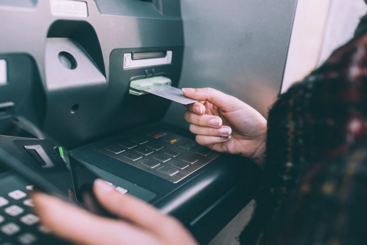 ATM cash withdrawal: Τέλος σταδιακά οι κάρτες στα ATM - Πώς θα γίνεται η ανάληψη χρημάτων