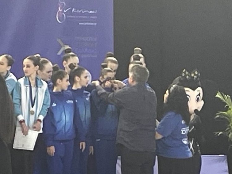 Ο Απόστολος Νάζος συγχαίρει τις αθλήτριες και τους προπονητές της Αισθητικής Ομαδικής Γυμναστικής για τις διακρίσεις και το σπουδαίο έργο τους