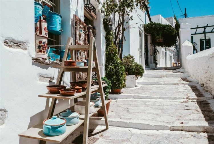 Tourism Season 2025: Πώς αναμένεται η τουριστική κίνηση φέτος το καλοκαίρι; Τι κρατάει πίσω τους ταξιδιώτες και δεν επιλέγουν Κυκλάδες