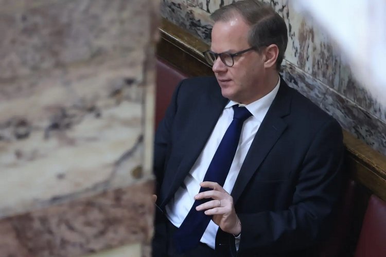 Alerts in Maximou: Συναγερμός στο Μαξίμου για το «151»!! Απρόθυμοι πολλοί «γαλάζιοι» βουλευτές να στείλουν τον Καραμανλή στην Προανακριτική!!