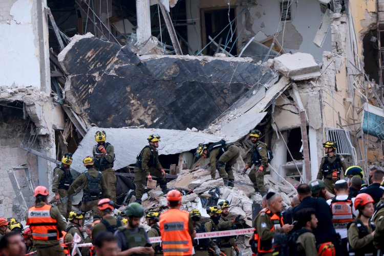 Israel - Iran war Updates: Πύραυλοι και απειλές δίχως τέλος μεταξύ Ισραήλ και Ιράν!! Ελπίζει σε κατάπαυση πυρός ο Τραμπ - Δεν διαπραγματεύεται δηλώνει η Τεχεράνη!!