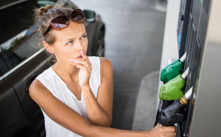 EU's new carbon Tax: Αυξήσεις σε βενζίνη, ντίζελ, φυσικό αέριο φέρνει ο νέος ευρωπαϊκός φόρος - Πόσο θα αυξηθούν οι τιμές στα καύσιμα!!