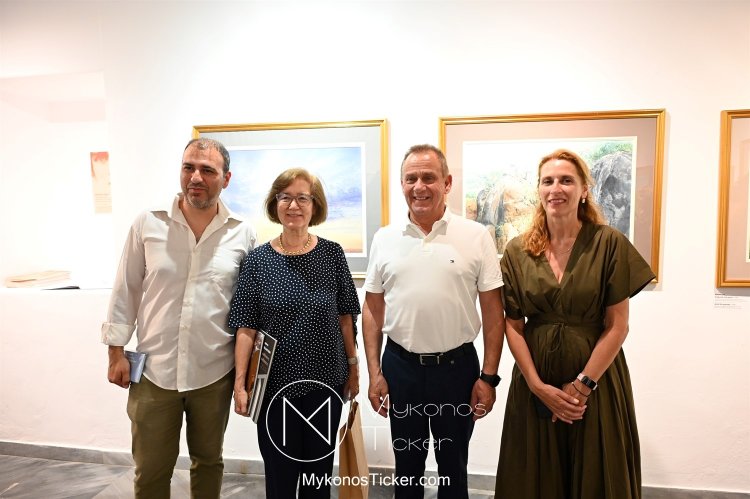 Με 29 έργα του Nicholas Egon εγκαινιάστηκε η νέα έκθεση του Τελλογλείου Ιδρύματος στη Δημοτική Πινακοθήκη Μυκόνου [Εικόνες & Videos]