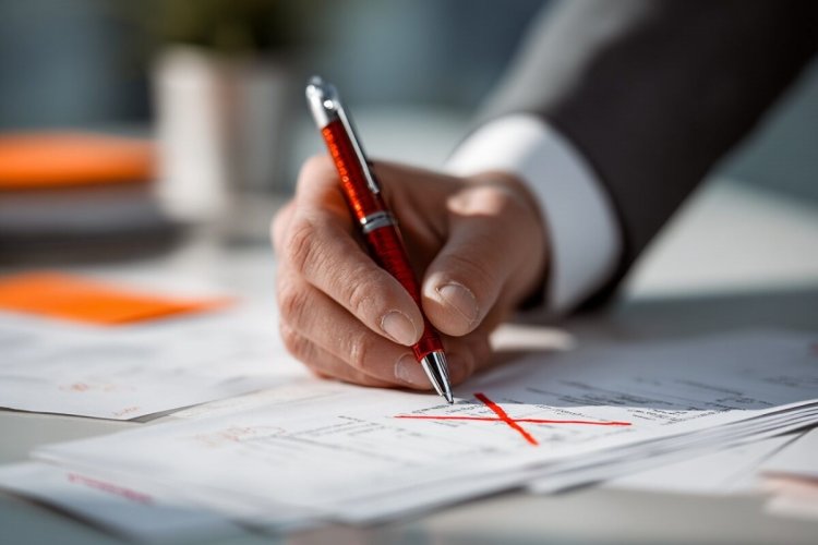 Tax debts: Πώς θα διαγράφει χρέη η Εφορία - Τι αλλάζει στην αρχειοθέτηση των οφειλών