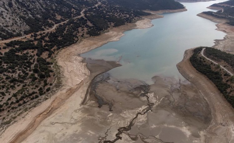Bloomberg: Greece Plans to Merge Hundreds of Water Firms as Drought Worsens