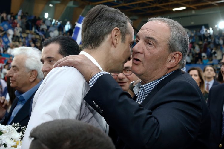 Gov & Political Affairs: Γιατί ο Καραμανλής δεν σηκώνει το γάντι!! Γιατί ο Μητσοτάκης θα σταματήσει τις επιθέσεις!!