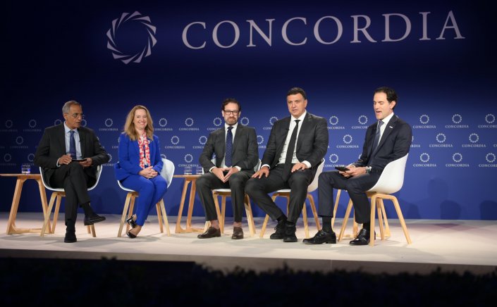 Shipping Min Kikilias - Concordia Summit: «Η Ελλάδα είναι χώρα με σύνορα, η μετανάστευση πρέπει να γίνεται με νόμιμο τρόπο»