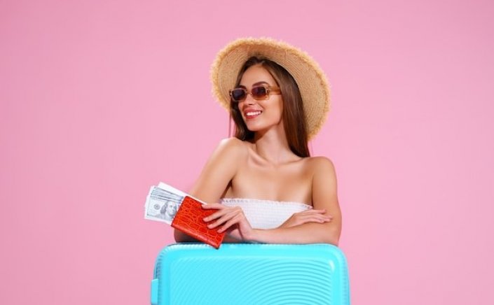 10 Smart Ways to Carry Money While Traveling