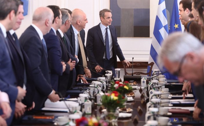 Ministerial Reshuffles: Το σταυρόλεξο του ανασχηματισμού!! Οι «γόρδιοι δεσμοί» με το Μαξίμου & τους βουλευτές που δεν θα γίνουν υπουργοί!!