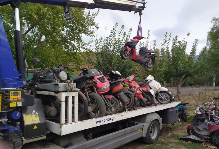 Σταύρος Γρύμπλας: Φροντίζουμε για μια Μύκονο καθαρή και Βιώσιμη! Νέα δράση απομάκρυνσης εγκαταλελειμμένων μηχανών και δικύκλων από κοινόχρηστους χώρους