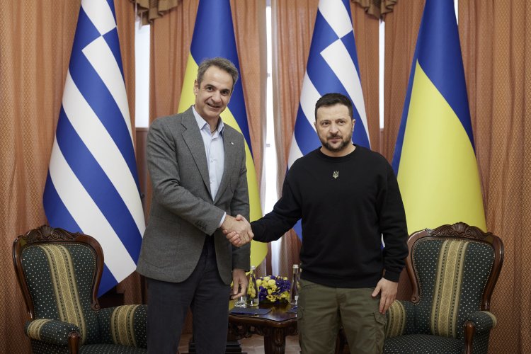 Joint Statement of Mitsotakis and Zelenskyy: Στήριξη στο Κίεβο για ένταξη σε ΕΕ και ΝΑΤΟ - Στενή αμυντική συνεργασία