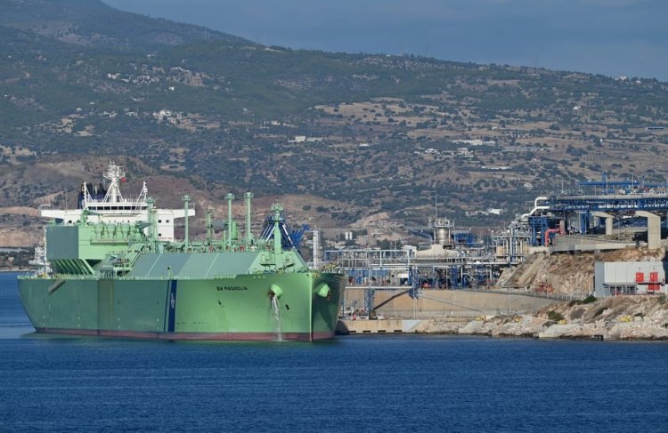 Greece adopts US energy agenda: Με τη συμφωνία Αθήνας - Κιέβου για αμερικανικό LNG η Ελλάδα υιοθετεί την ενεργειακή ατζέντα των ΗΠΑ [Politico]