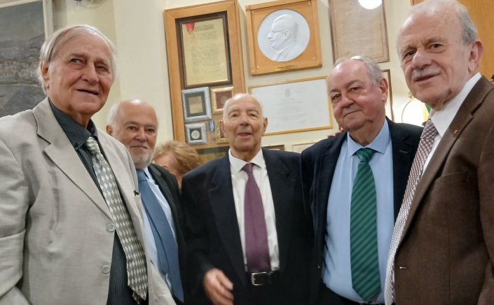 Honorary event: 66 χρόνια «Φάρος της Τήνου» - Η συγκινητική βράβευση του Στυλιανού Λαγουρού!!  Ε.ΚΥ.Τ., Αδελφότητα Τηνίων & «Η φωνή της Καρυάς και των πέριξ», τίμησαν το δημοσιογραφικό του έργο!!