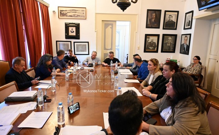 Χρήστος Βερώνης: Η Μύκονος γυρίζει αμετάκλητα την πλάτη στους νοσταλγούς της Αδράνειας - Τέλος εποχής για τη “Θεσμική” Υποκρισία και τις Χαμένες Ευκαιρίες