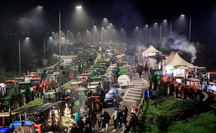 Protesting Greek farmers: Τι ισχύει με τα αγροτικά μπλόκα για Χριστούγεννα και Πρωτοχρονιά!! Live χάρτης με τα μπλόκα!!